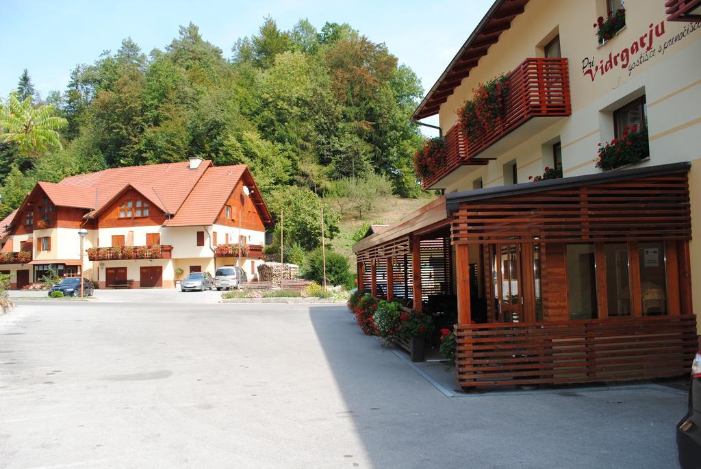 Pri Vidrgarju Hotel Vace Kültér fotó